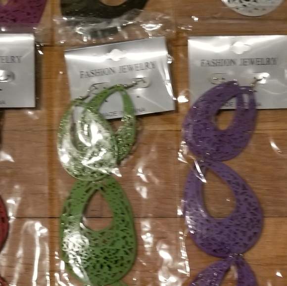 Fashion Jewelry Earrings - Picture 4 of 8